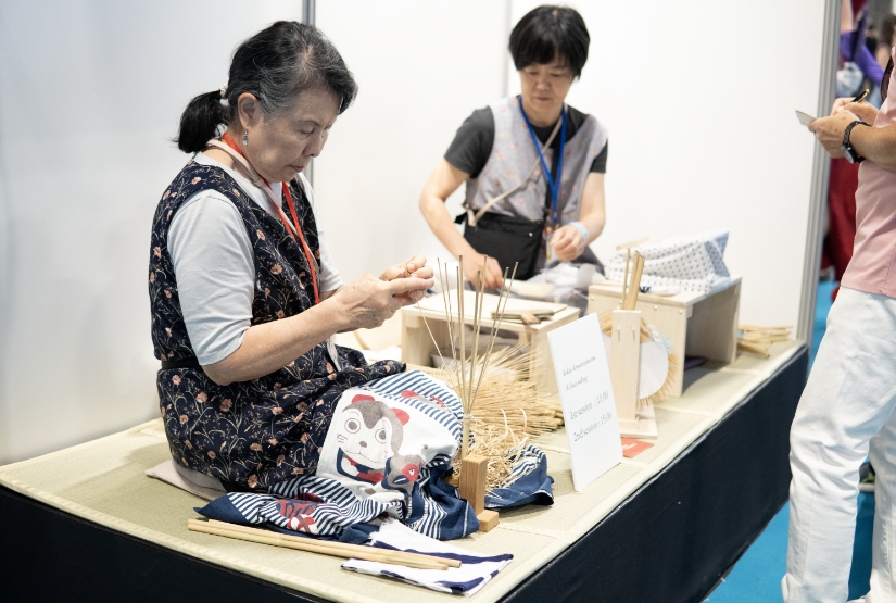 フランス・パリ「Japan Expo Paris 2025」に初出展 — 展示・即売と制作実演のご報告 01